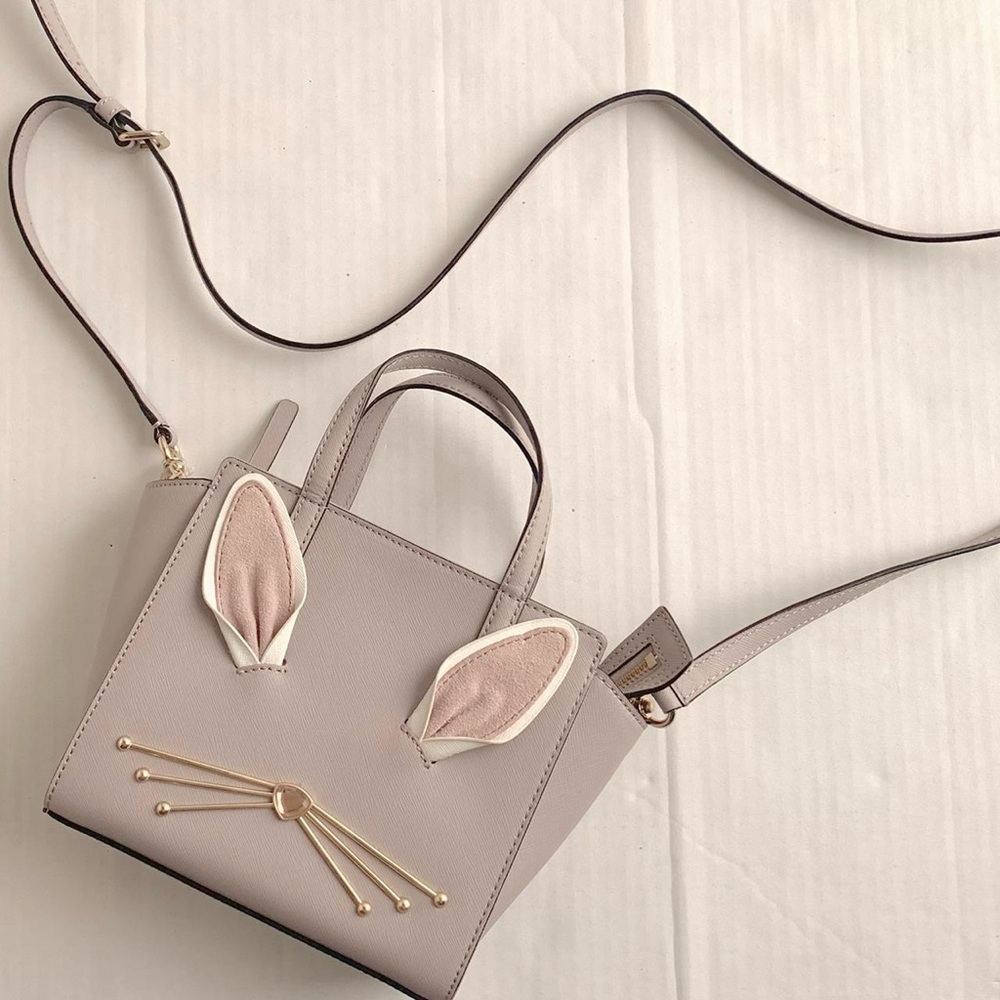 Kate Spade bunny tail pom pom mini bag 🐰 🐰